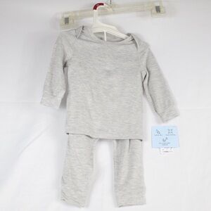 Carters Gray 2 Piece Long Sleeve Pajama Shirt & Pants Set Kids Size 6mo.